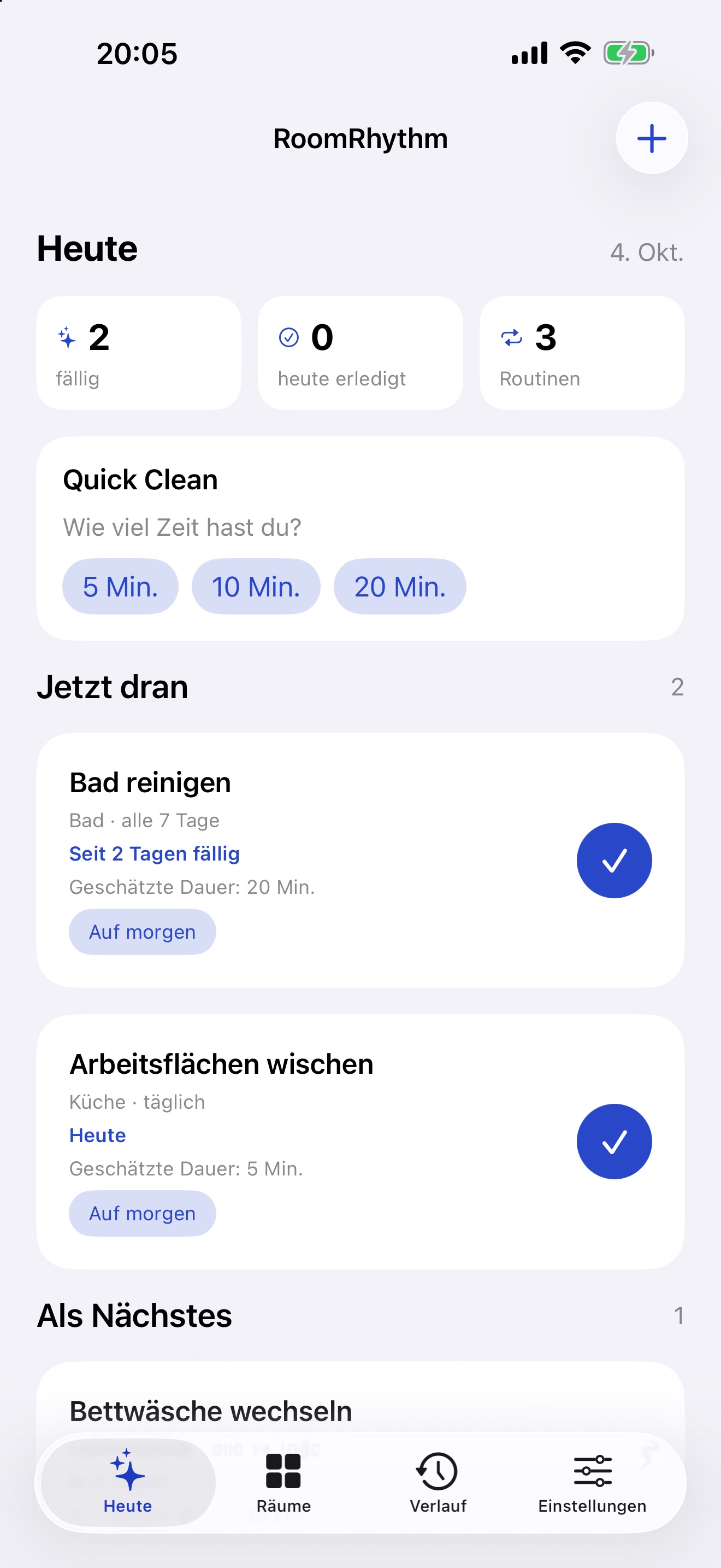 RoomRhythm zeigt Quick Clean, zwei fällige Reinigungsroutinen und eine kommende Aufgabe. Isolierte Beispieldaten.
